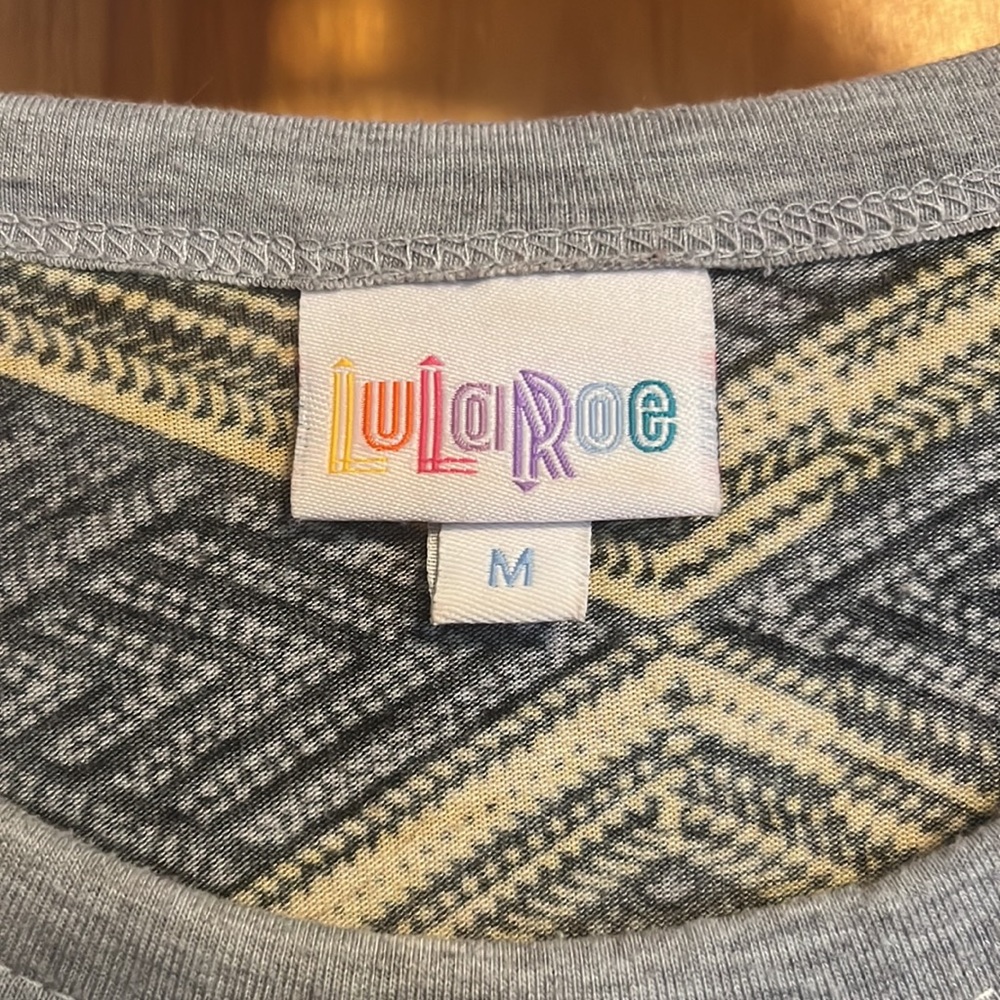 Lularoe Randy top - Picture 2 of 2
